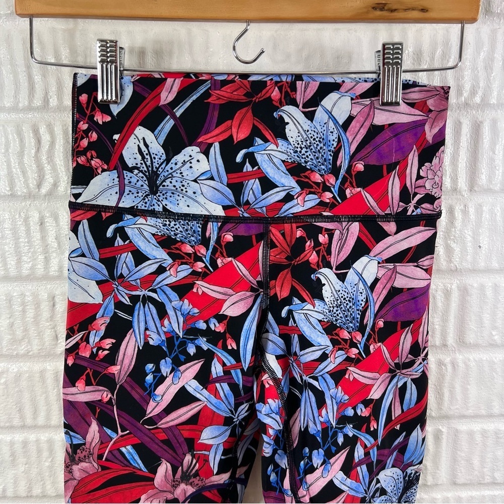 Lululemon Wunder Under Hi-Rise Crop Leggings Lush Lillies Size 6 - Picture 5 of 8